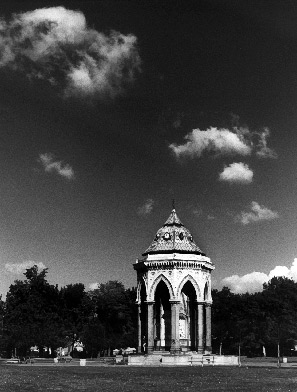 Burdett-Coutts fountain, Victoria Park, Bow, 1990