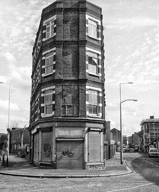 Corner of Sclater Street & Bethnal Green Road, March 2002