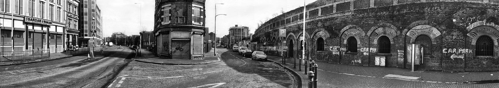 Corner of Sclater St and Bethnal Green Road, March 2002