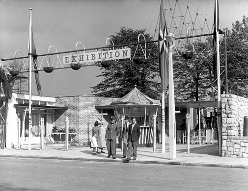 Festival of Britain Exhibitiion, Poplar, 1951. Entrance in Saracen Street.