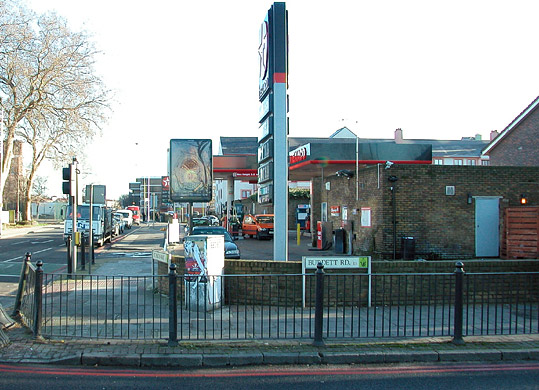 Garage, St Paul's Way junction with Burdett Rd, 2003